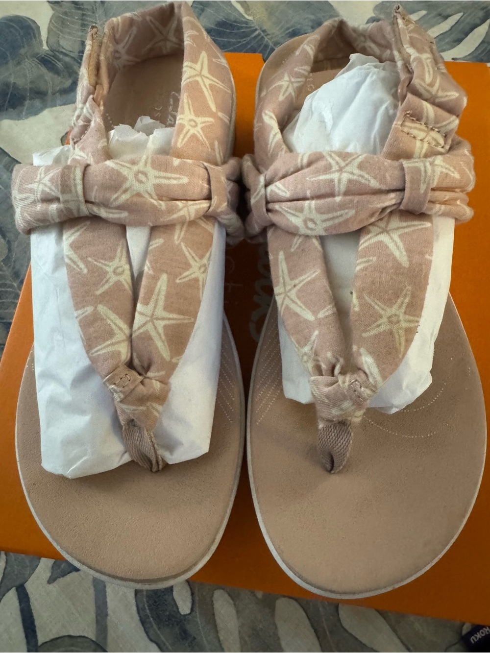 Women’s Pink Starfish Print Wrap Sandals by Clarks Cloudsteppers sz. 7.5